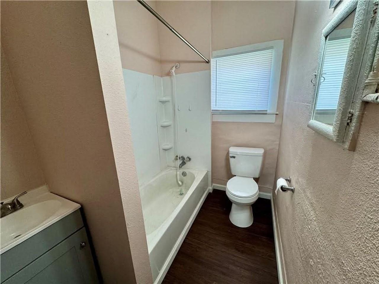 309 Broad St - Photo 5 of 11