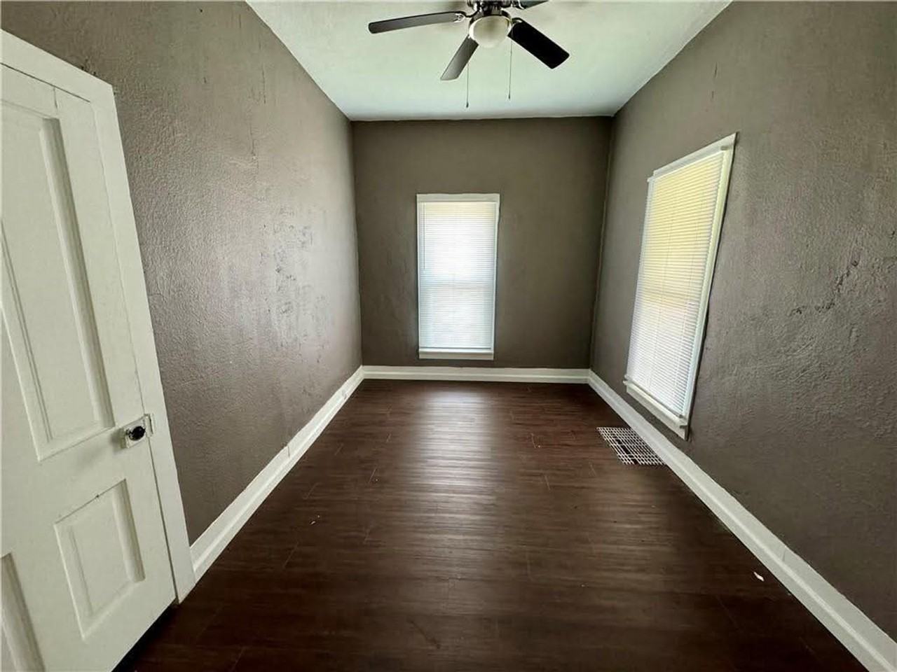 309 Broad St - Photo 6 of 11