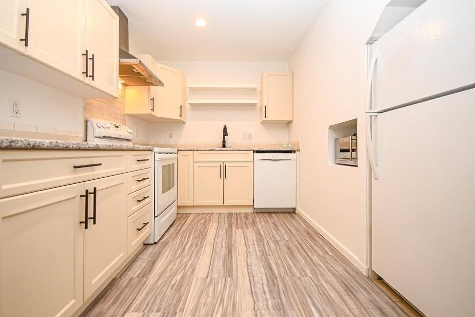 1075 Fraserview St - Photo 6 of 16