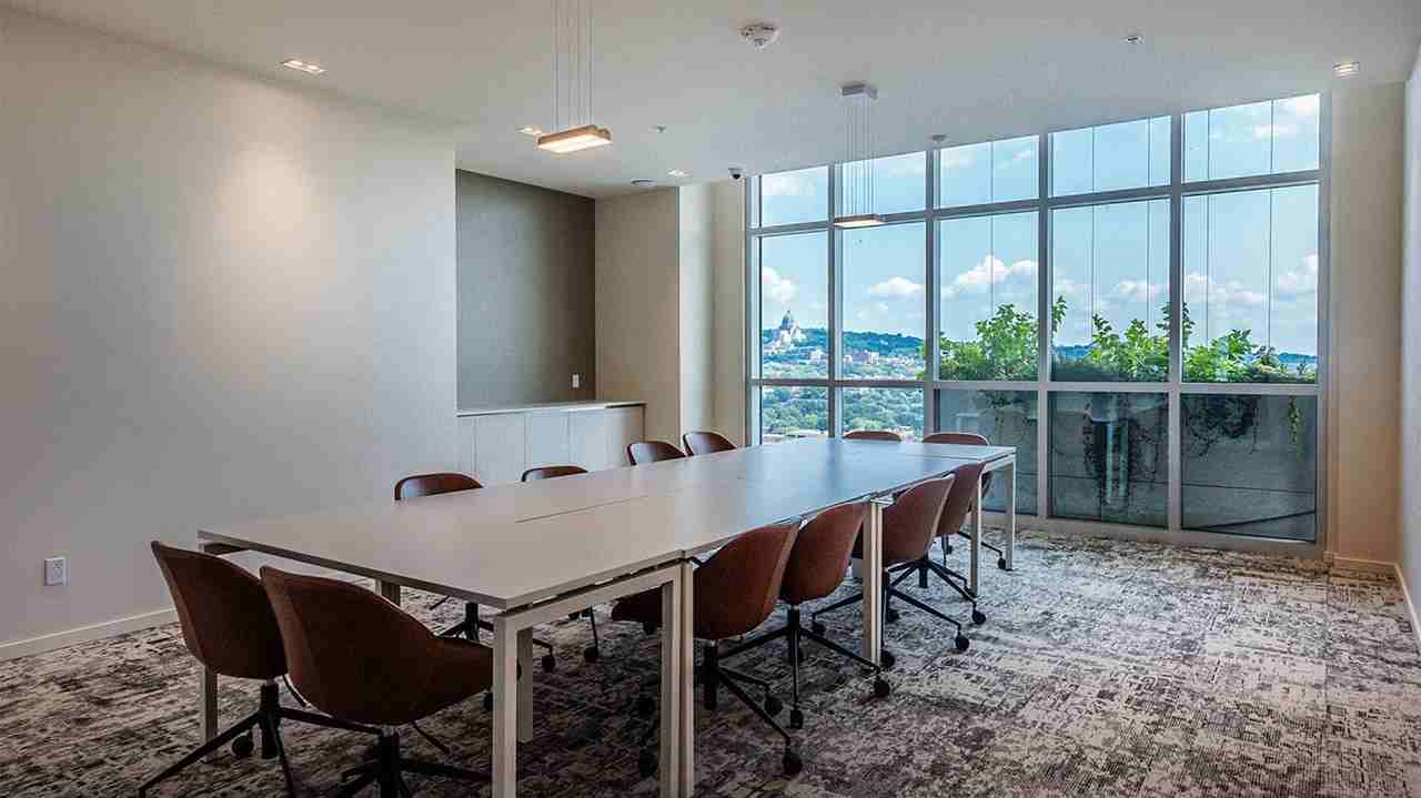 6993 Boul Décarie - Photo 4 of 32