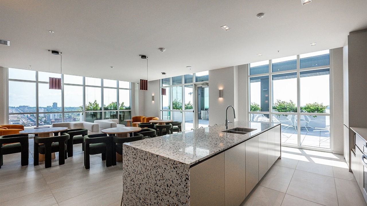 6993 Boul Décarie - Photo 5 of 32