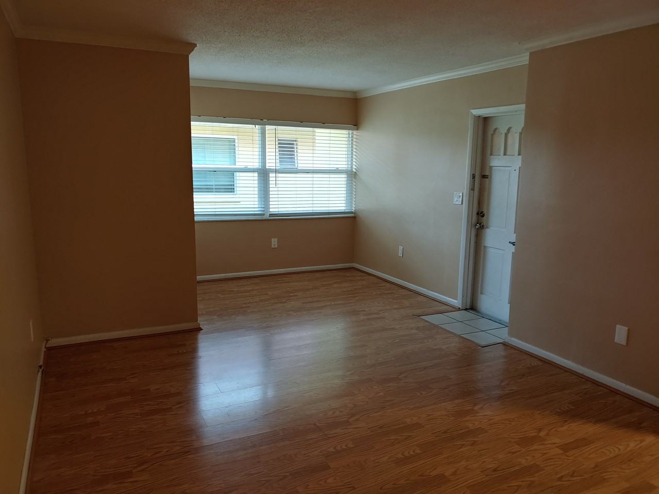 5821 8th Avenue North #203 - Photo 3 of 10