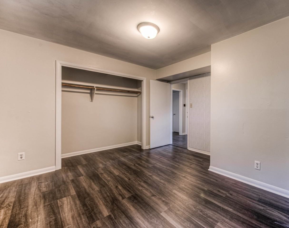 42 Central St - Photo 5 of 9