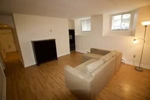 1187 Queen St - Photo 2 of 21