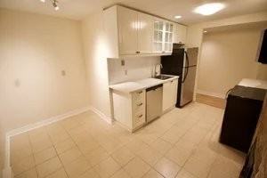 1187 Queen St - Photo 6 of 21