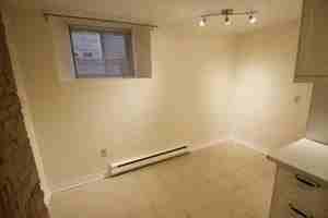 1187 Queen St - Photo 7 of 21