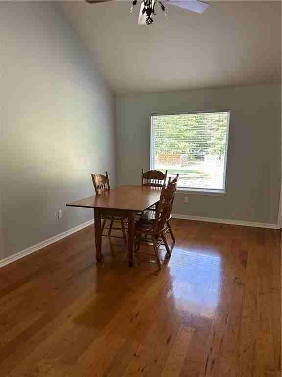 2010 S Elm St - Photo 5 of 20