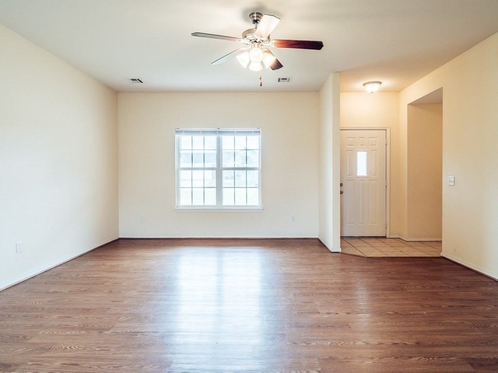 2402 Sw 19th St - Photo 4 of 24