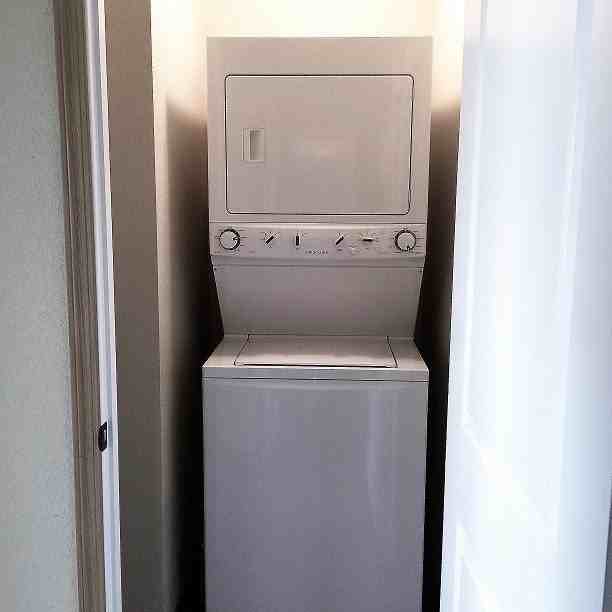 2829 W Hillshire Dr - Photo 7 of 13