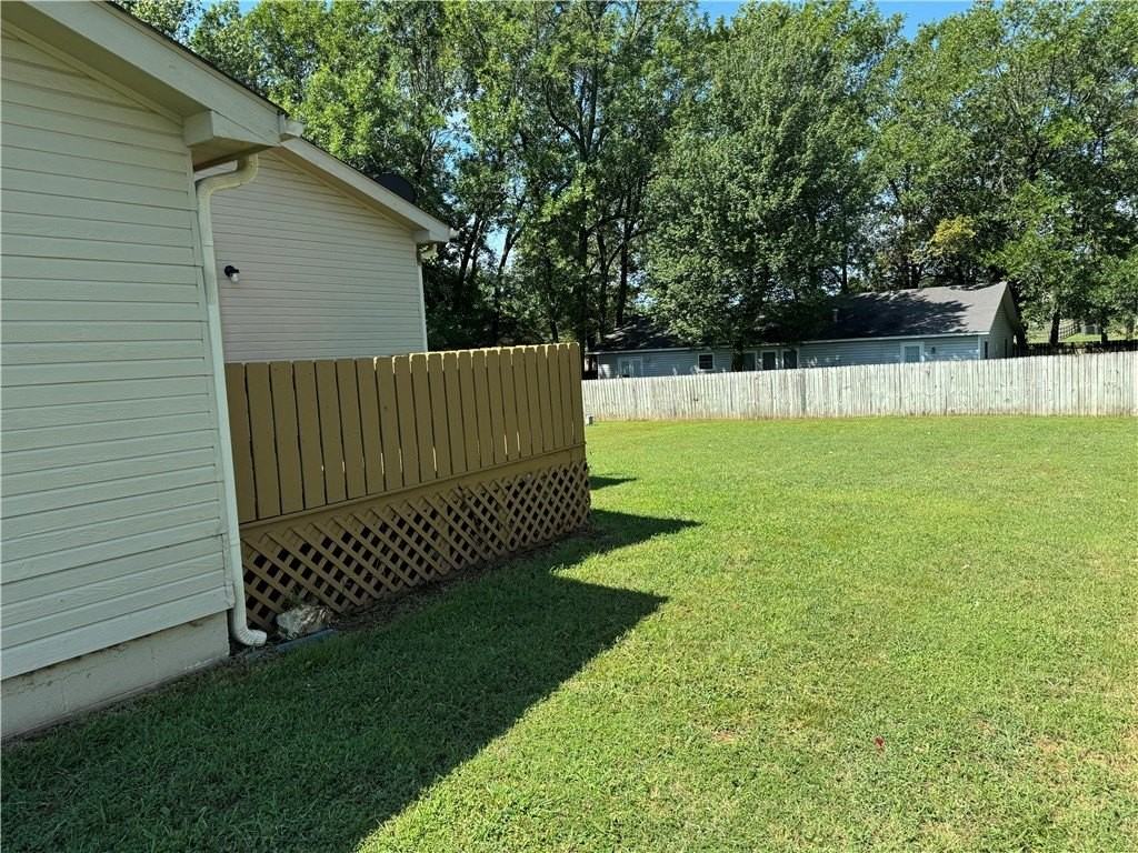 1114 Mockingbird Ln Unit B - Photo 2 of 17