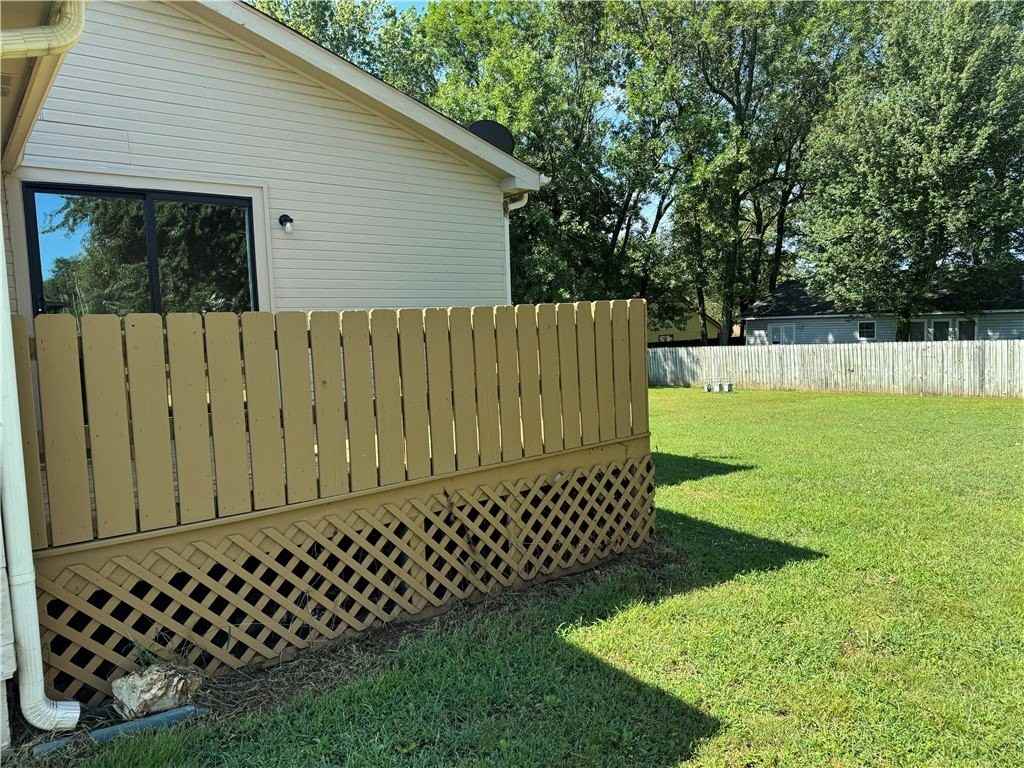 1114 Mockingbird Ln Unit B - Photo 3 of 17