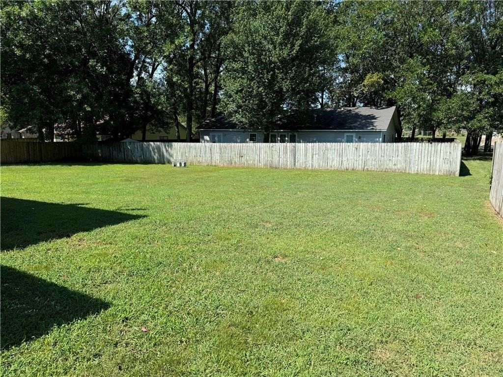 1114 Mockingbird Ln Unit B - Photo 4 of 17