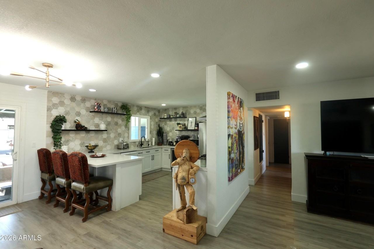 1011 W Elna Rae St - Photo 4 of 29