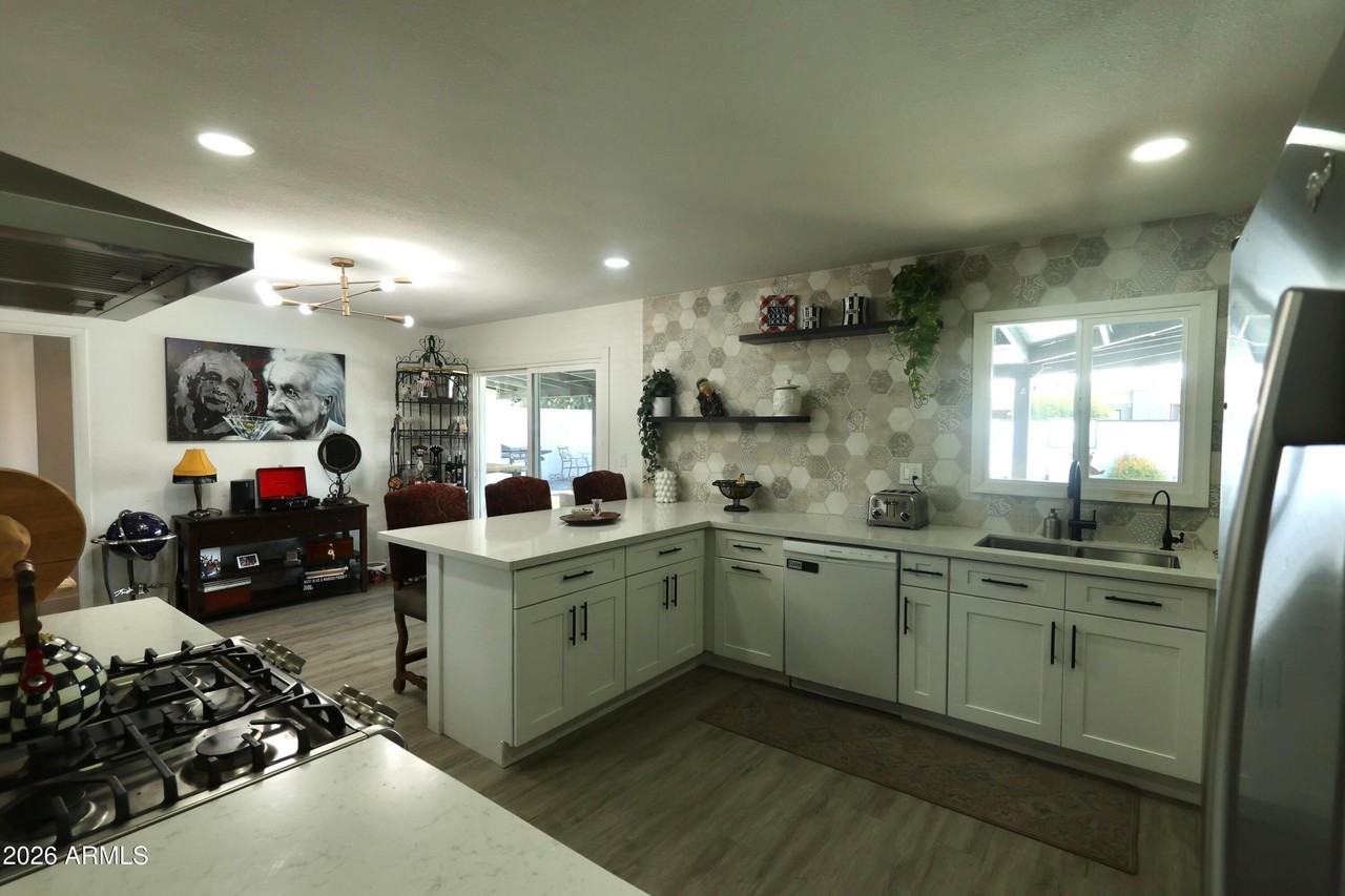 1011 W Elna Rae St - Photo 6 of 29