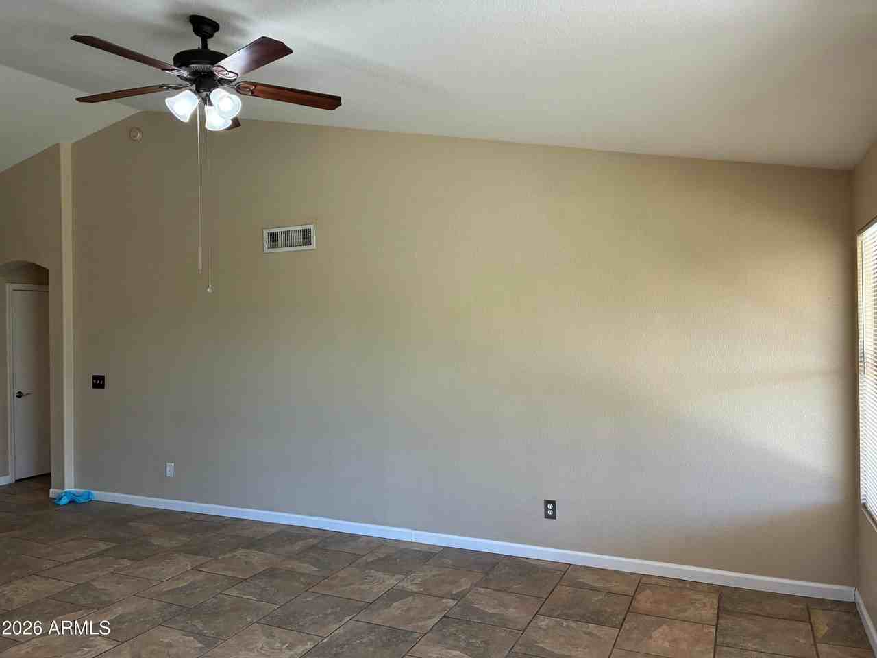 8981 W Maryland Ave - Photo 6 of 33