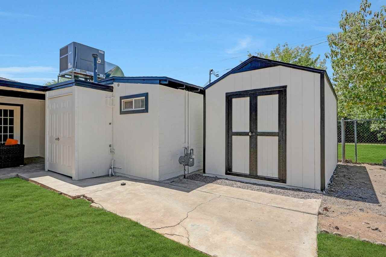 224 W Glenrosa Ave - Photo 5 of 24