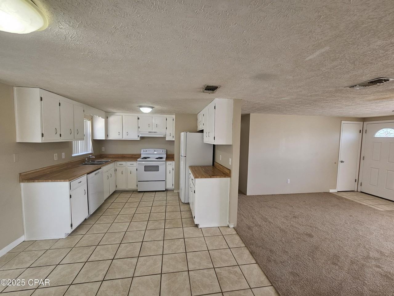 6217 Lance St - Photo 4 of 16