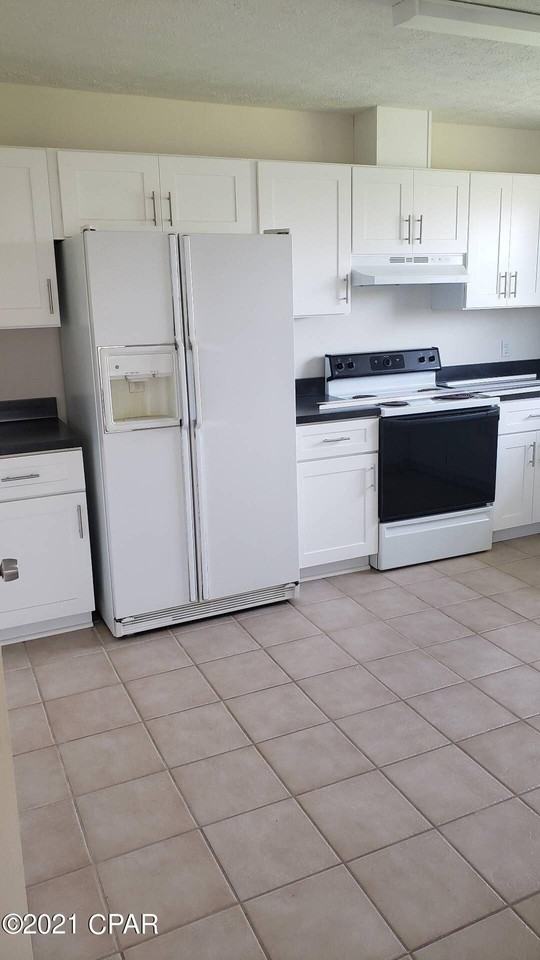 2809 E 17th St - Photo 2 of 11