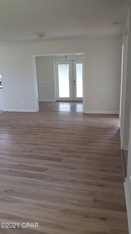 2809 E 17th St - Photo 3 of 11