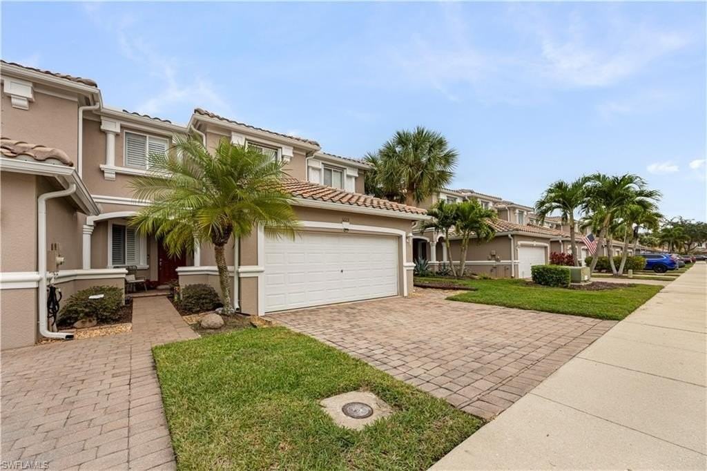 3223 Antica St - Photo 4 of 50