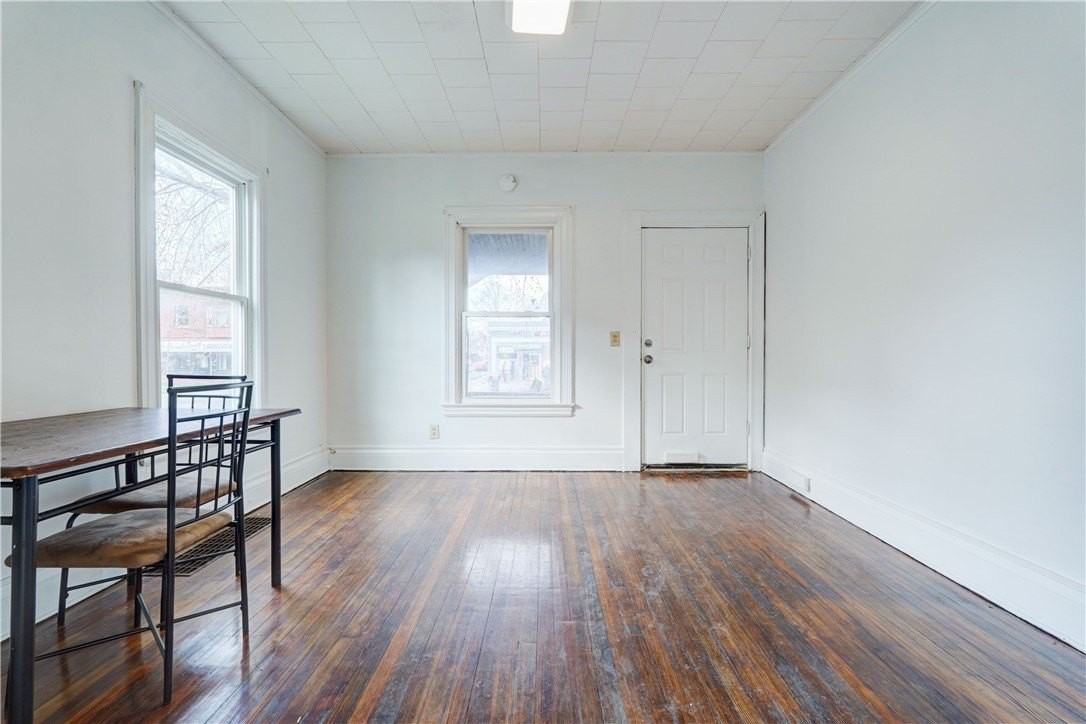 459 Parsells Ave - Photo 6 of 29