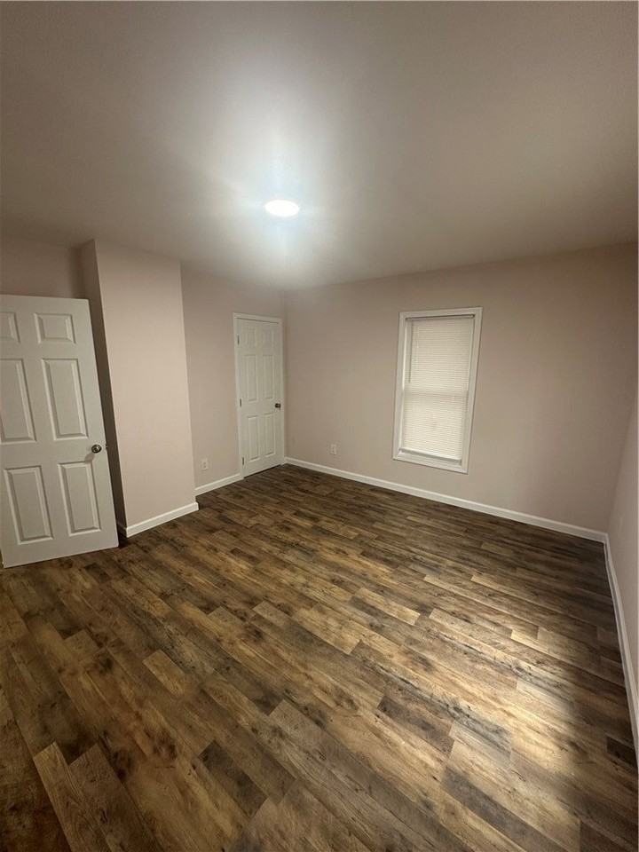 255 Lyon St - Photo 3 of 8