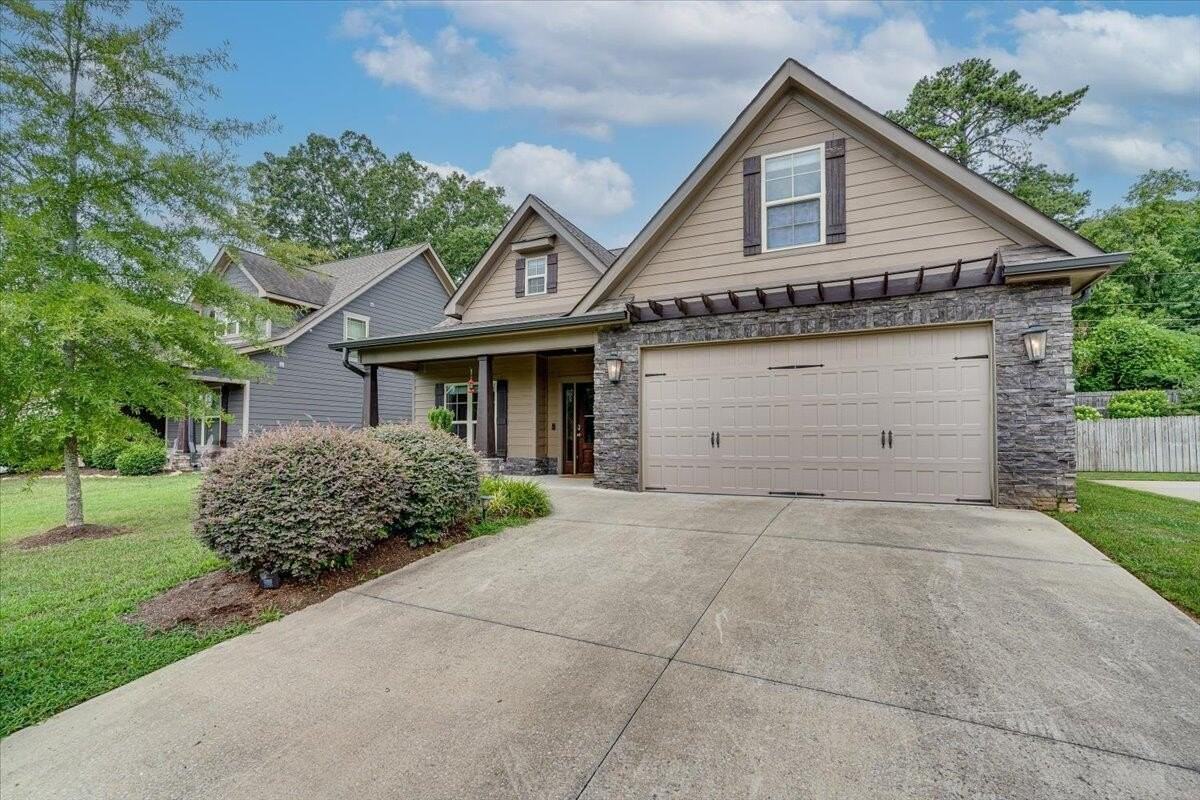 7318 Huntley Ln - Photo 2 of 33