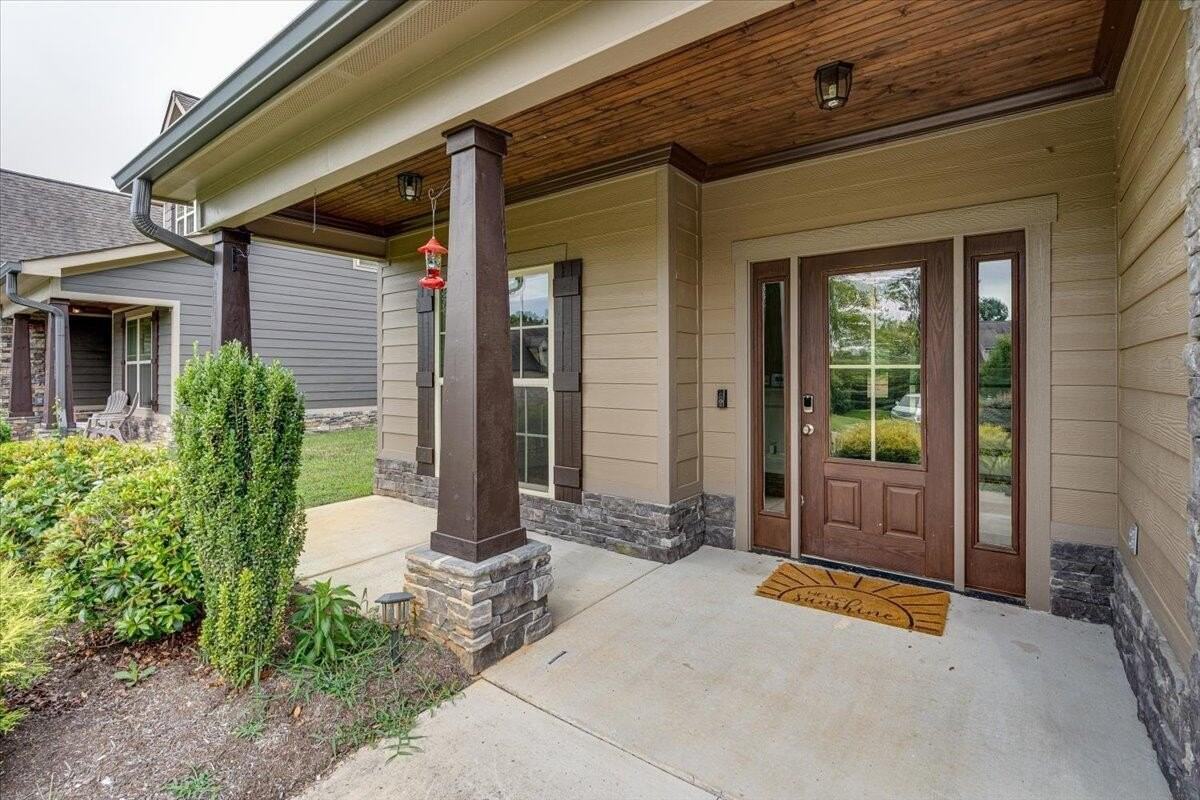 7318 Huntley Ln - Photo 3 of 33