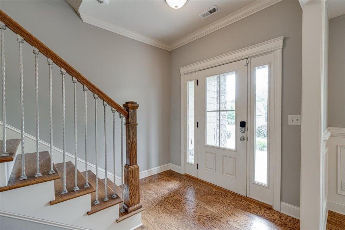 7318 Huntley Ln - Photo 4 of 33