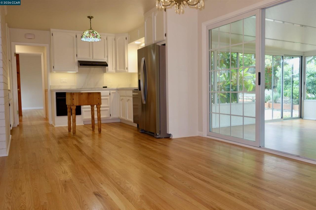 609 Maureen Ln - Photo 7 of 29