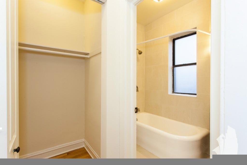 4614 N Paulina St #401 - Photo 5 of 8