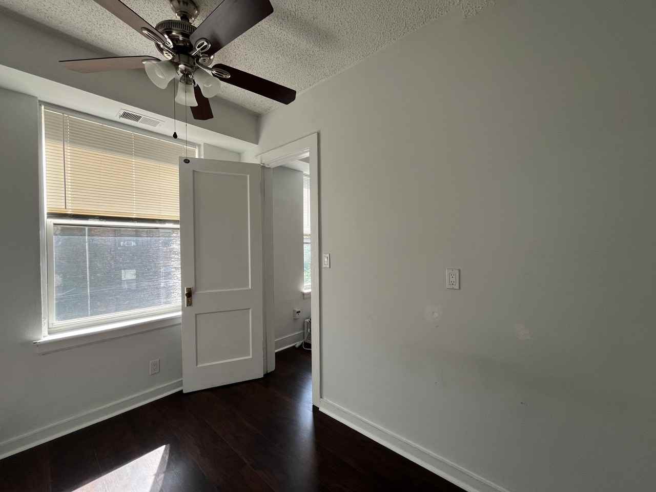 3727 N Pine Grove Ave #306 - Photo 5 of 8