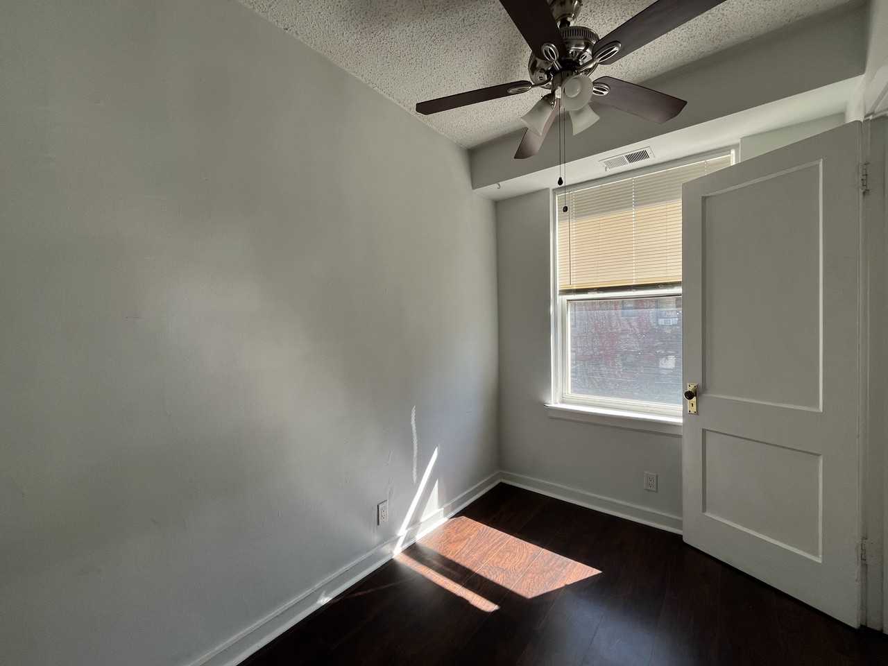 3727 N Pine Grove Ave #306 - Photo 6 of 8