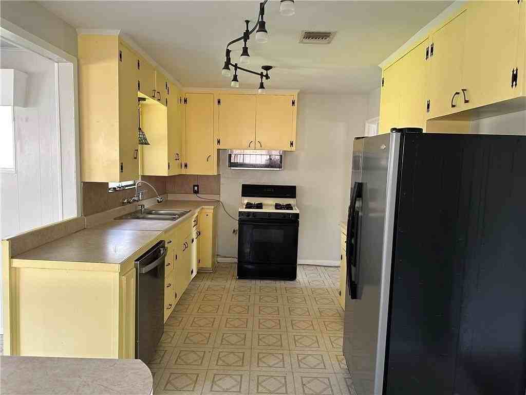 107 Melba Dr - Photo 3 of 11