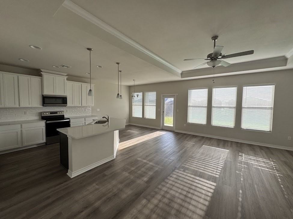 2658 Westeros St - Photo 3 of 13