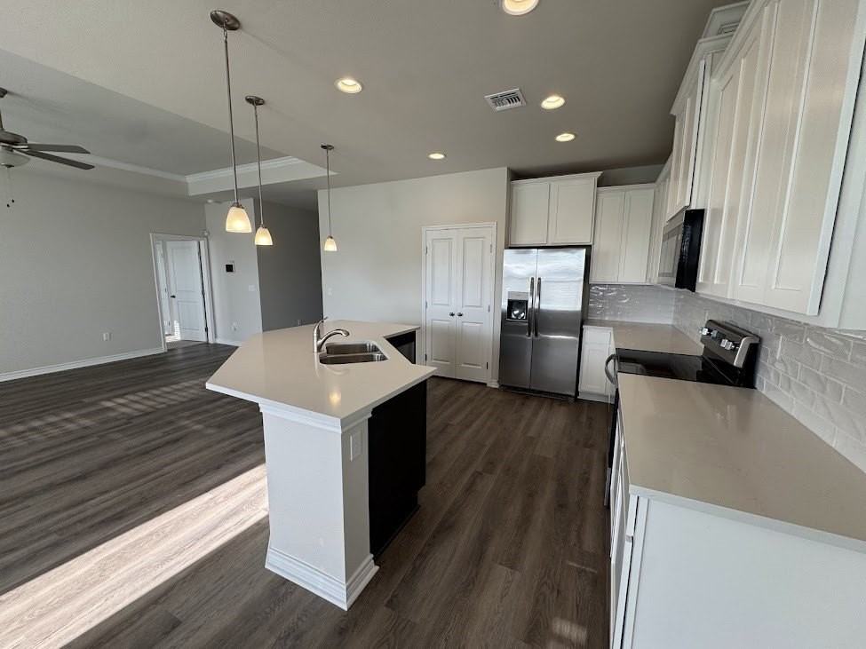 2658 Westeros St - Photo 4 of 13