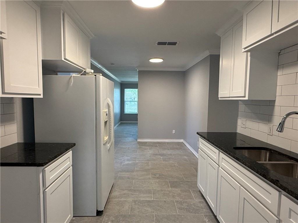 6433 Aspenwood Dr - Photo 4 of 20