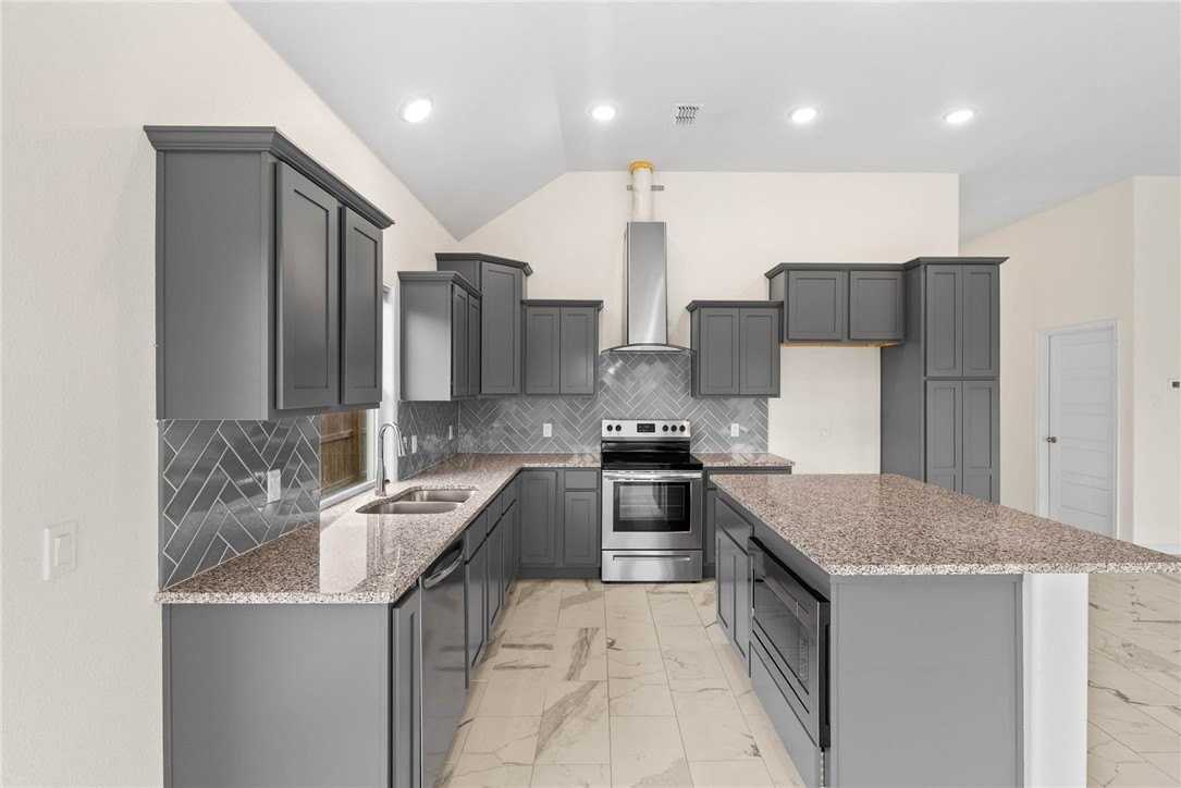 6406 Sam Houston St - Photo 4 of 20