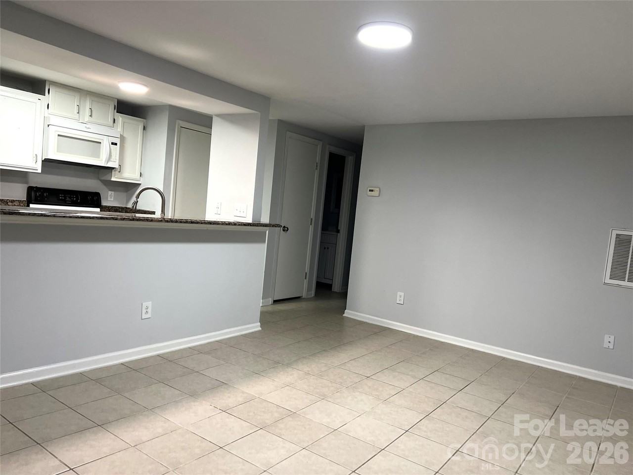 1624 Arlyn Cir #H - Photo 4 of 5