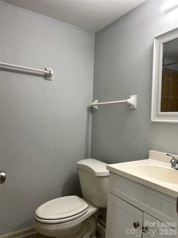1624 Arlyn Cir #H - Photo 5 of 5