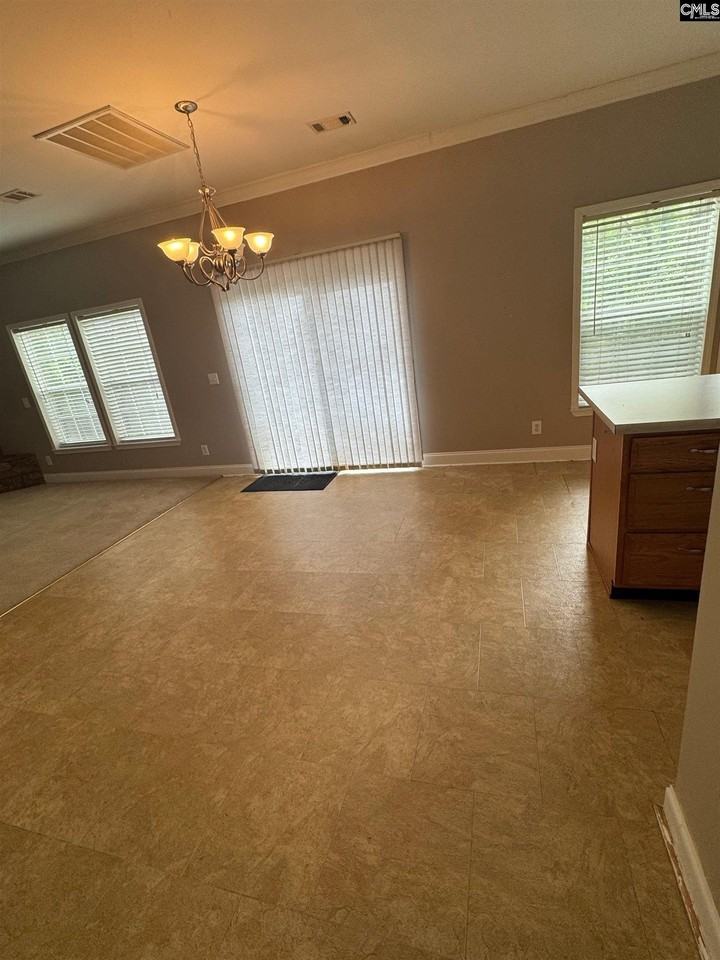 121 Summerfield Dr - Photo 6 of 23