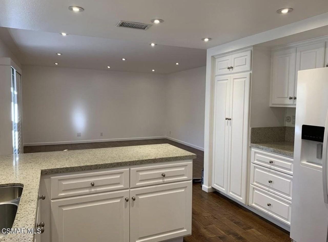 924 Thistlegate Rd - Photo 6 of 19