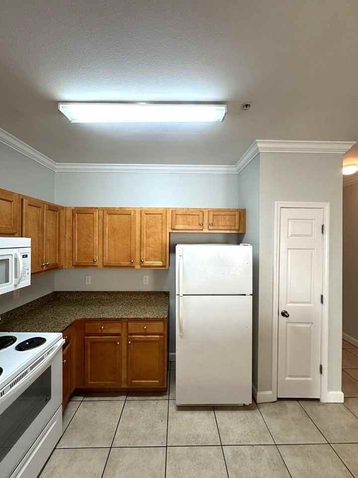 121 Tooke St - Photo 5 of 18