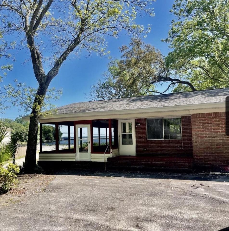 34 Meigs Dr Unit B - Photo 2 of 14