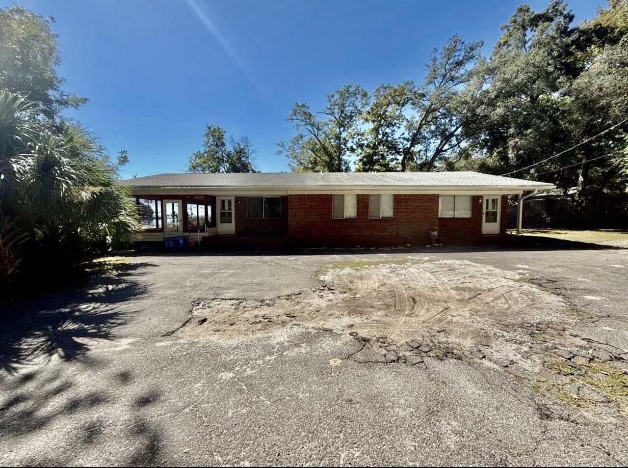 34 Meigs Dr Unit B - Photo 3 of 14