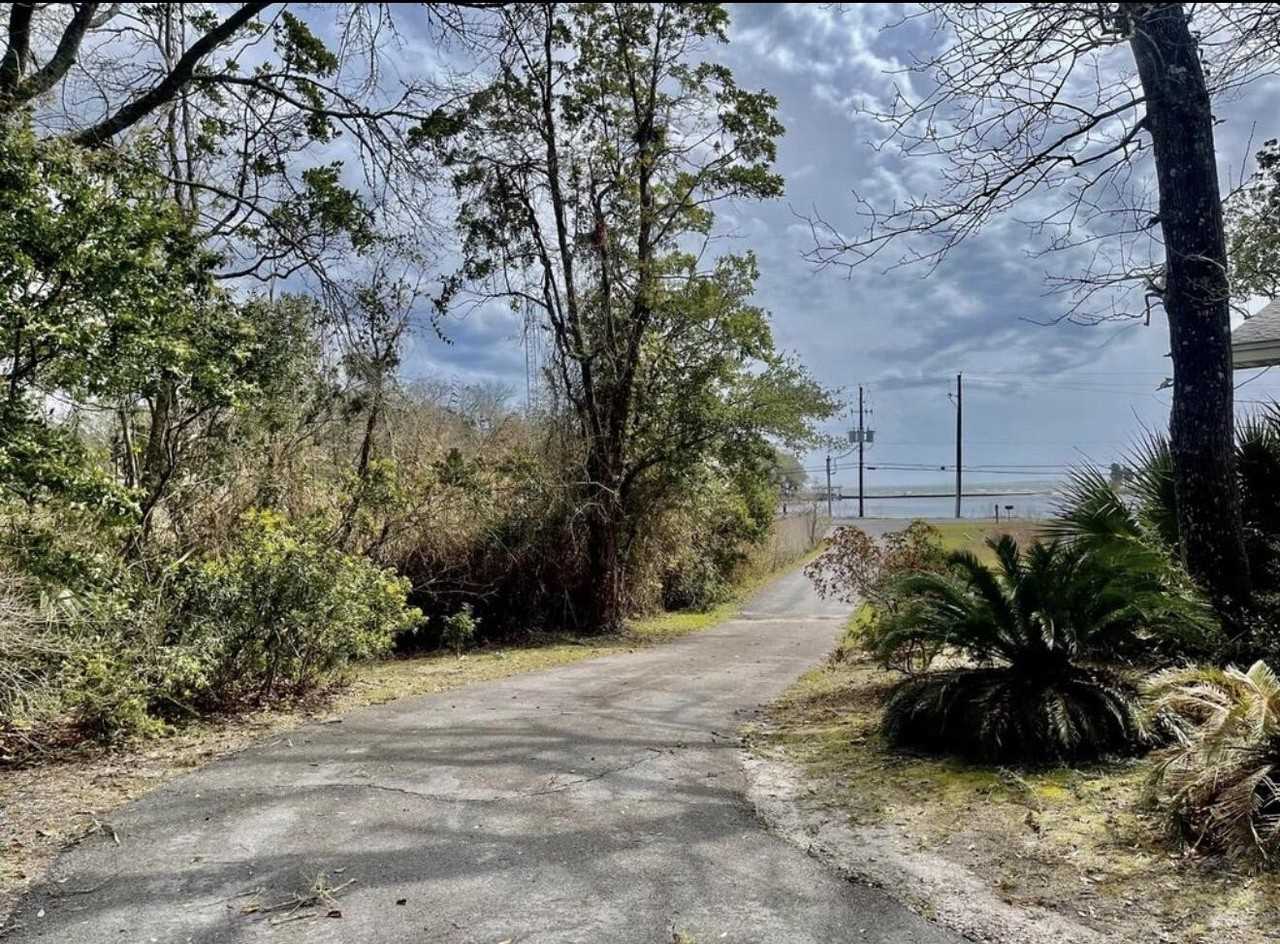 34 Meigs Dr Unit B - Photo 5 of 14