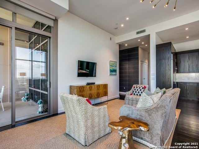 4242 Broadway - Photo 4 of 38