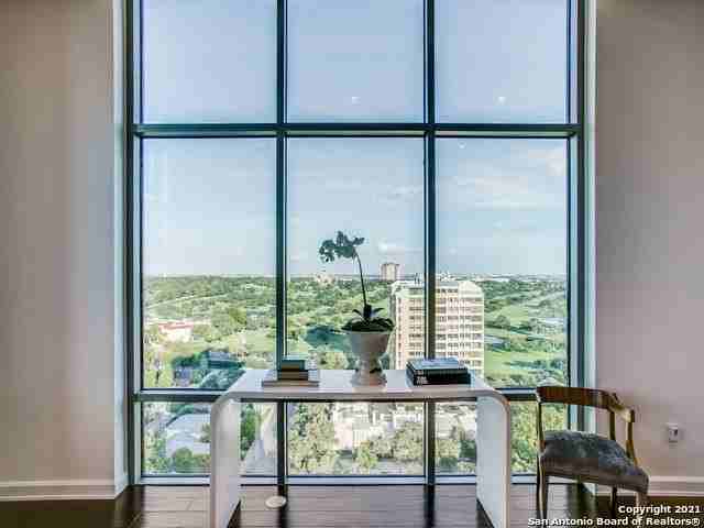 4242 Broadway - Photo 5 of 38