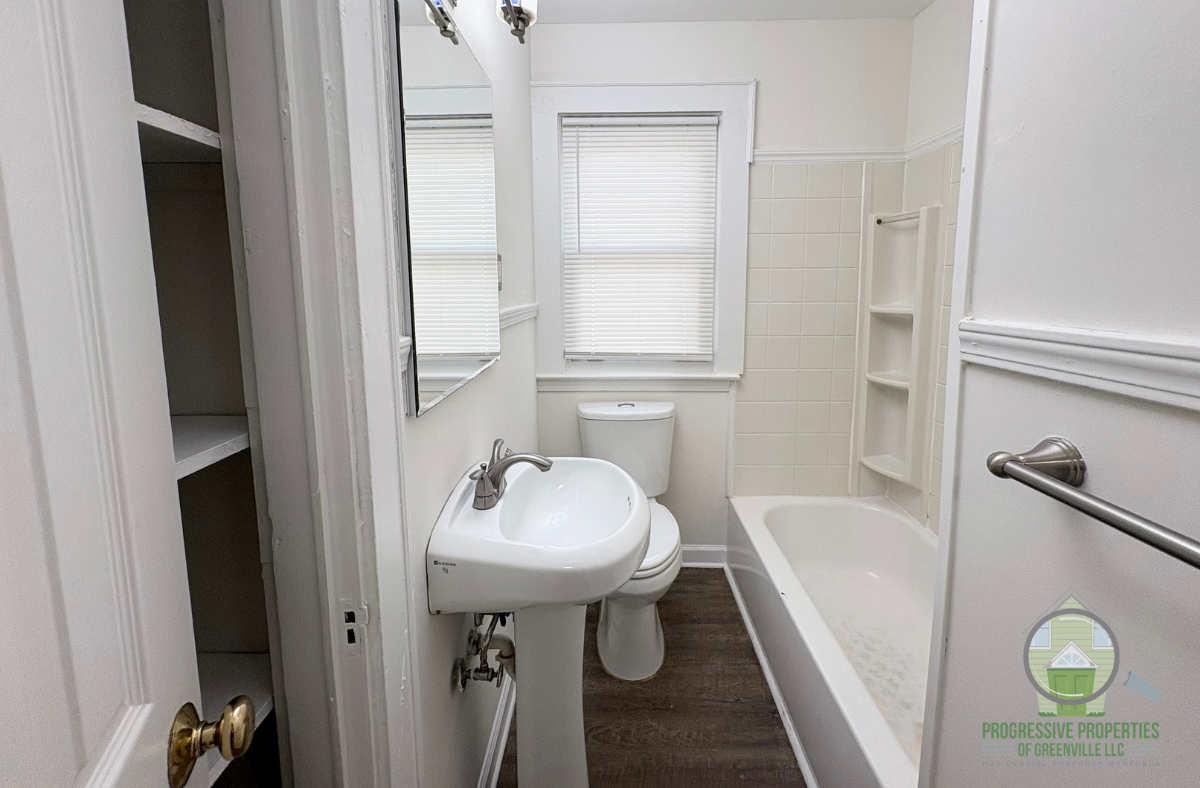 209 Briarcliff Dr #1 - Photo 7 of 10