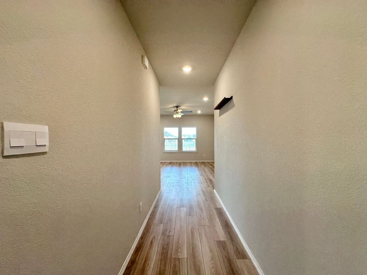 1111 Porterhouse Rd - Photo 2 of 29